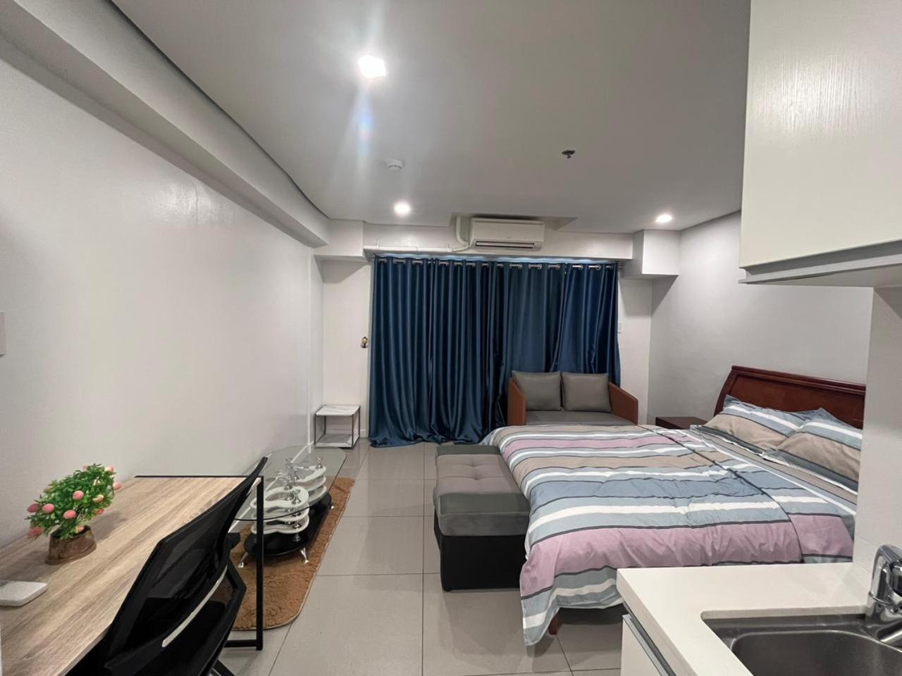 Sapphire Seaview Park Aparthotel Manila Esterno foto