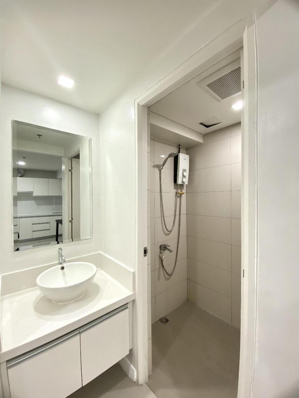 Sapphire Seaview Park Aparthotel Manila Esterno foto