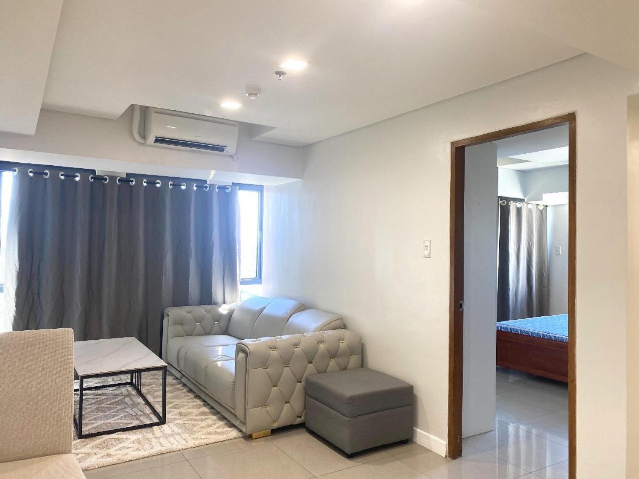 Sapphire Seaview Park Aparthotel Manila Esterno foto